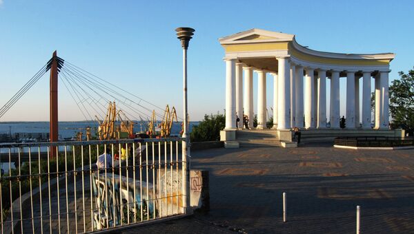 Колоннада на Приморском бульваре в Одессе Колоннада на Приморском бульваре в Одессе