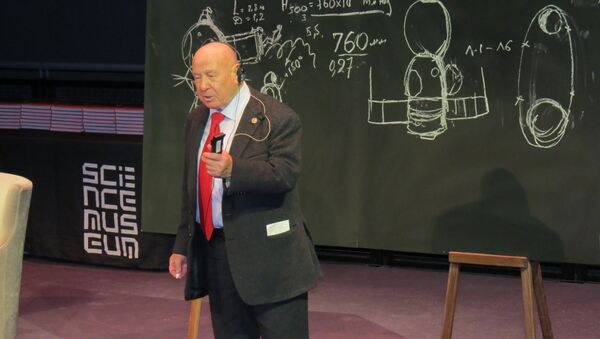 Советский космонавт Алексей Леонов Советский космонавт Алексей Леонов