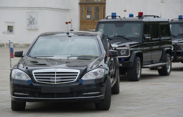 Кортеж президента РФ Владимира Путина Кортеж президента РФ Владимира Путина