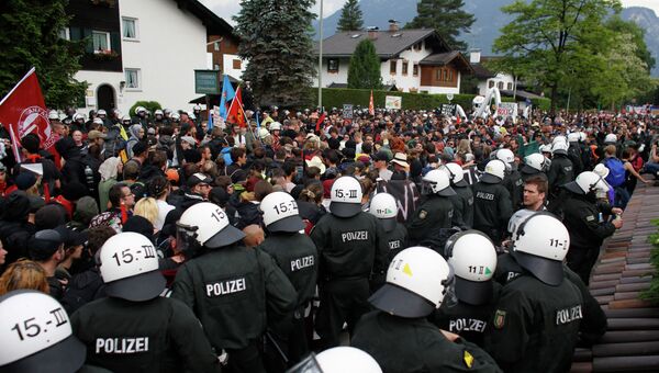 Акция протеста против политики большой семерки в немецком Гармиш-Партенкирхен Акция протеста против политики большой семерки в немецком Гармиш-Партенкирхен