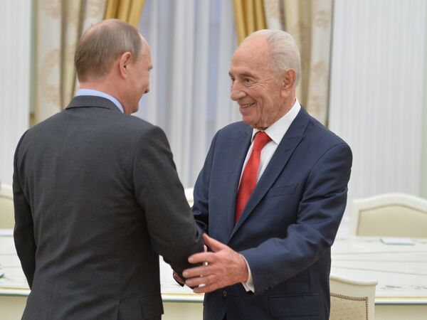 Президент РФ В.Путин встретился с бывшим президентом Израиля Ш.Пересом Президент РФ В.Путин встретился с бывшим президентом Израиля Ш.Пересом