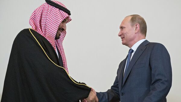 Президент России Владимир Путин (справа) и преемник Наследного принца, министр обороны Саудовской Аравии Мухаммед Бен Сальман Президент России Владимир Путин (справа) и преемник Наследного принца, министр обороны Саудовской Аравии Мухаммед Бен Сальман