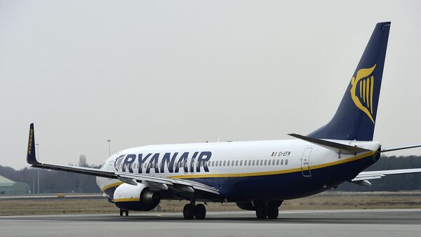 Самолет авиакомпании Ryanair Самолет авиакомпании Ryanair