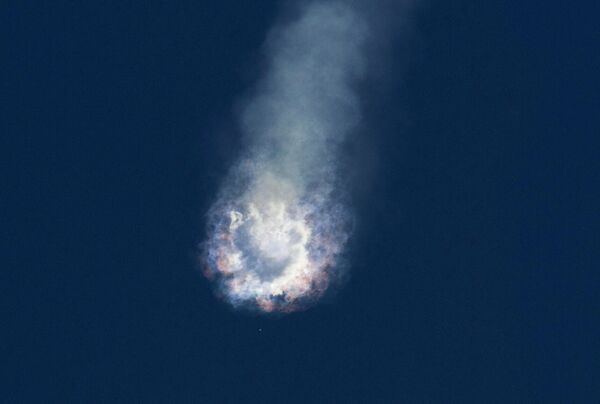 Взрыв ракеты Falcon 9 после запуска к МКС, 28 июня 2015 Взрыв ракеты Falcon 9 после запуска к МКС, 28 июня 2015