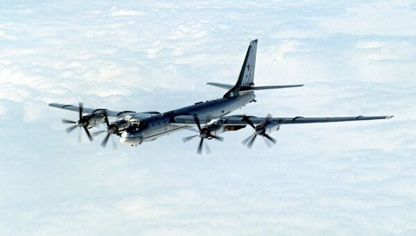 Стратегический бомбардировщик ТУ-95. Архивное фото Стратегический бомбардировщик ТУ-95. Архивное фото