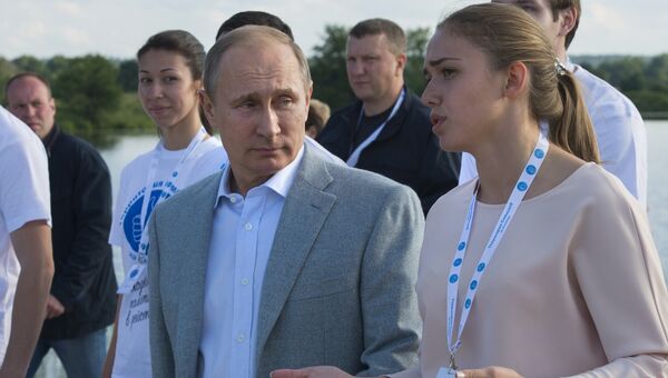 Президент России Владимир Путин во время посещения Всероссийского молодёжного образовательного форума Территория смыслов на Клязьме Президент России Владимир Путин во время посещения Всероссийского молодёжного образовательного форума Территория смыслов на Клязьме