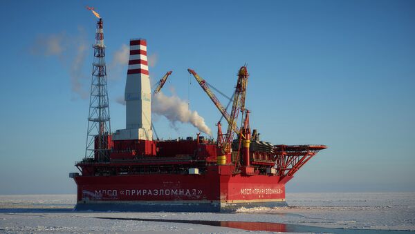 Нефтяная платформа Приразломная. Архивное фото Нефтяная платформа Приразломная. Архивное фото