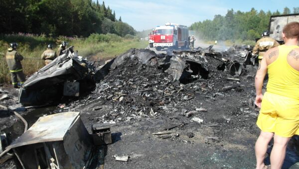 На месте ДТП с участием рейсового автобуса в Козульском районе Красноярского края. 22 июля 2015 На месте ДТП с участием рейсового автобуса в Козульском районе Красноярского края. 22 июля 2015