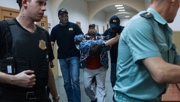 Глава Кизлярского района Дагестана Андрей Виноградов перед заседанием Басманного суда города Москвы Глава Кизлярского района Дагестана Андрей Виноградов перед заседанием Басманного суда города Москвы
