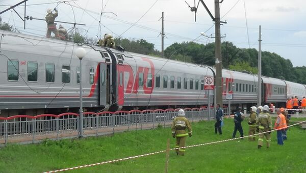 На месте ДТП на железнодорожном переезде в Белгородской области, где поезд столкнулся с КамАЗом На месте ДТП на железнодорожном переезде в Белгородской области, где поезд столкнулся с КамАЗом