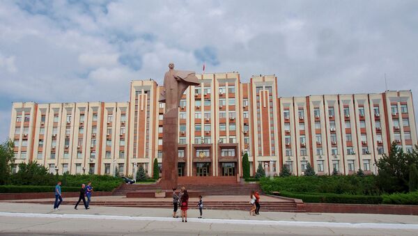 Здание парламента в Тирасполе. Архивное фото Здание парламента в Тирасполе. Архивное фото
