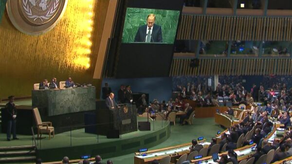 Путин на Генассамблее ООН призвал объединить усилия для борьбы с ИГ Путин на Генассамблее ООН призвал объединить усилия для борьбы с ИГ