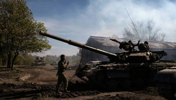 Отвод вооружений калибром менее 100 мм начался в ЛНР. Архивное фото Отвод вооружений калибром менее 100 мм начался в ЛНР. Архивное фото