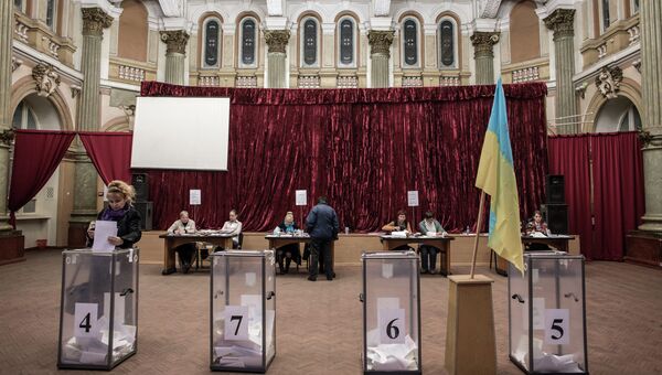 Избирательный участок в Харькове. Архивное фото Избирательный участок в Харькове. Архивное фото