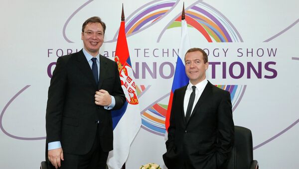 Председатель правительства РФ Дмитрий Медведев и премьер-министр Республики Сербия Александр Вучич на международном форуме Открытые инновации в Москве Председатель правительства РФ Дмитрий Медведев и премьер-министр Республики Сербия Александр Вучич на международном форуме Открытые инновации в Москве