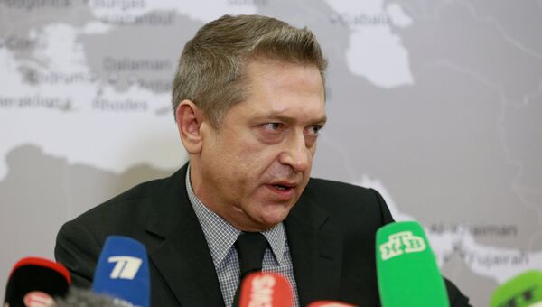 Генеральный директор авиакомпании Когалымавиа Александр Снаговский на пресс-конференции Генеральный директор авиакомпании Когалымавиа Александр Снаговский на пресс-конференции