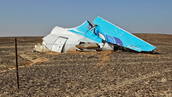 Обломки самолета Airbus A321 авиакомпании Когалымавиа в Египте Обломки самолета Airbus A321 авиакомпании Когалымавиа в Египте