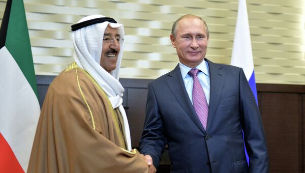 Президент России Владимир Путин и эмир государства Кувейт Сабах Аль-Ахмед Ас-Сабах во время встречи в сочинской резиденции Бочаров ручей Президент России Владимир Путин и эмир государства Кувейт Сабах Аль-Ахмед Ас-Сабах во время встречи в сочинской резиденции Бочаров ручей