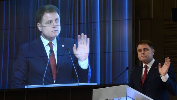 Губернатор Тульской области Владимир Груздев на форуме Умный город будущего в Международном мультимедийном пресс-центре МИА Россия сегодня в Москве Губернатор Тульской области Владимир Груздев на форуме Умный город будущего в Международном мультимедийном пресс-центре МИА Россия сегодня в Москве