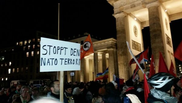 Антивоенный митинг в Берлине против участия бундесвера в военной операции в Сирии Антивоенный митинг в Берлине против участия бундесвера в военной операции в Сирии