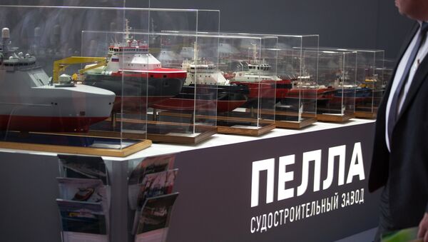Стенд судостроительного завода Пелла. Архивное фото Стенд судостроительного завода Пелла. Архивное фото