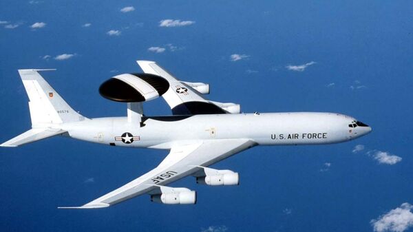 Самолет ДРЛО ВВС США Boeing E-3 Sentry. Архивное фото Самолет ДРЛО ВВС США Boeing E-3 Sentry. Архивное фото