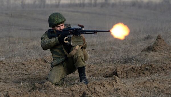 Военнослужащий во время учений мотострелковых войск 58-й общевойсковой армии ЮВО. Архивное фото Военнослужащий во время учений мотострелковых войск 58-й общевойсковой армии ЮВО. Архивное фото