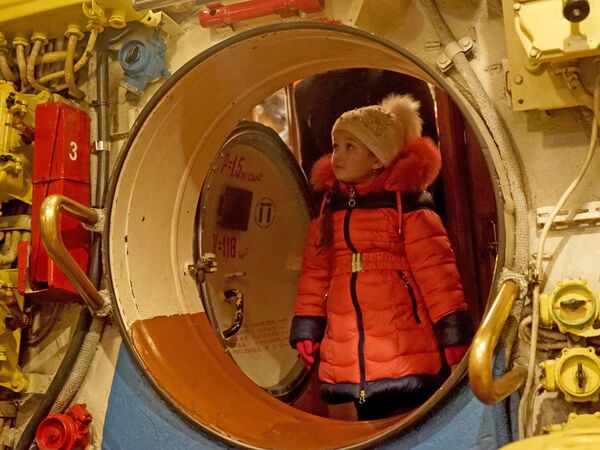Люк в переборке между отсеками на подводной лодке Б-413 проекта 641, являющейся экспонатом Музея Мирового океана в Калининграде Люк в переборке между отсеками на подводной лодке Б-413 проекта 641, являющейся экспонатом Музея Мирового океана в Калининграде