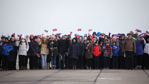Первая группа бомбардировщиков Су-34 из Сирии приземлилась под Воронежем Первая группа бомбардировщиков Су-34 из Сирии приземлилась под Воронежем