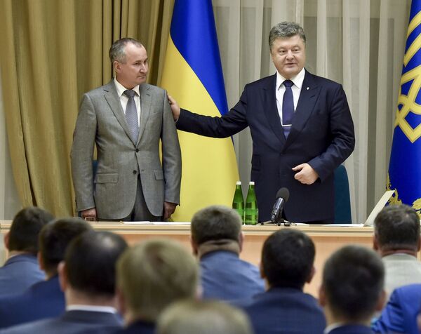 Президент Украины Петр Порошенко во время представления нового руководителя Службы безопасности Украины Василия Грицака Президент Украины Петр Порошенко во время представления нового руководителя Службы безопасности Украины Василия Грицака