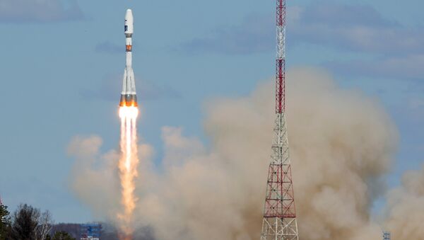 Ракета-носитель Союз-2.1а с тремя российскими спутниками Ломоносов, Аист-2Д и SamSat-218 стартовала с космодрома Восточный Ракета-носитель Союз-2.1а с тремя российскими спутниками Ломоносов, Аист-2Д и SamSat-218 стартовала с космодрома Восточный