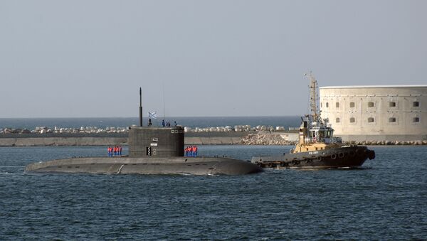 Подводная лодка Новороссийск в порту Севастополя. Архивное фото Подводная лодка Новороссийск в порту Севастополя. Архивное фото