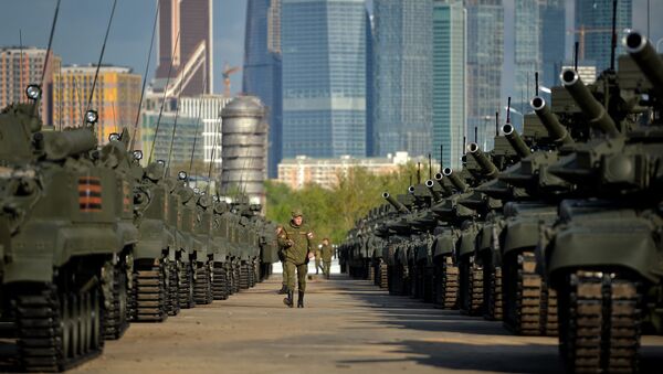 Ночная репетиция военного парада на Красной площади. Архивное фото Ночная репетиция военного парада на Красной площади. Архивное фото