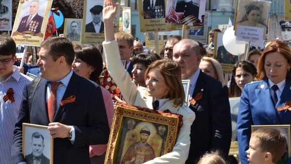 Прокурор Крыма Наталья Поклонская прошла в колонне Бессмертного полка Прокурор Крыма Наталья Поклонская прошла в колонне Бессмертного полка