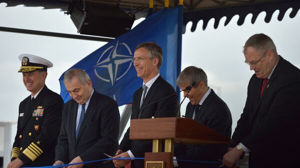 Церемония открытия американского комплекса ПРО Aegis Ashore на румынской военной базе в Девеселу Церемония открытия американского комплекса ПРО Aegis Ashore на румынской военной базе в Девеселу