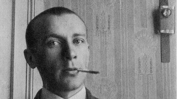 Михаил Булгаков во время учебы в Киевском университете в 1910-х годах Михаил Булгаков во время учебы в Киевском университете в 1910-х годах