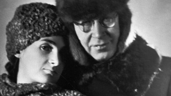 Композитор Сергей Прокофьев с женой Мирой Мендельсон-Прокофьевой. 15.01.1948 Композитор Сергей Прокофьев с женой Мирой Мендельсон-Прокофьевой. 15.01.1948