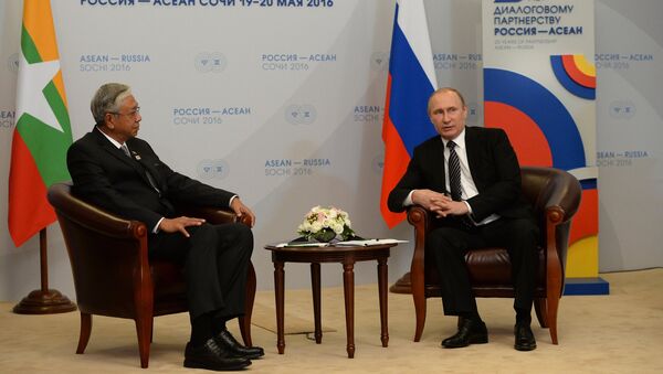 Президент Российской Федерации Владимир Путин и президент Республики Мьянма Тхин Чжо во время двусторонней встречи в конгресс-центре гостиницы Рэдиссон Блю Курорт. 19 мая 2016 Президент Российской Федерации Владимир Путин и президент Республики Мьянма Тхин Чжо во время двусторонней встречи в конгресс-центре гостиницы Рэдиссон Блю Курорт. 19 мая 2016