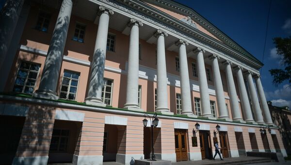Здание Московской городской Думы на Страстном бульваре в Москве. Архивное фото Здание Московской городской Думы на Страстном бульваре в Москве. Архивное фото