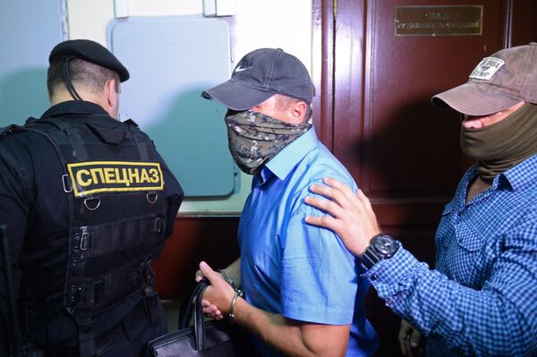 Заместитель начальника управления собственной безопасности СК РФ Александр Ламонов в Лефортовском суде Москвы Заместитель начальника управления собственной безопасности СК РФ Александр Ламонов в Лефортовском суде Москвы