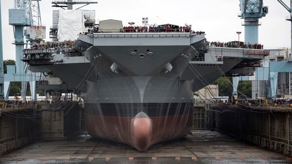Авианосец USS Gerald R. Ford (CVN-78) в сухом доке Авианосец USS Gerald R. Ford (CVN-78) в сухом доке
