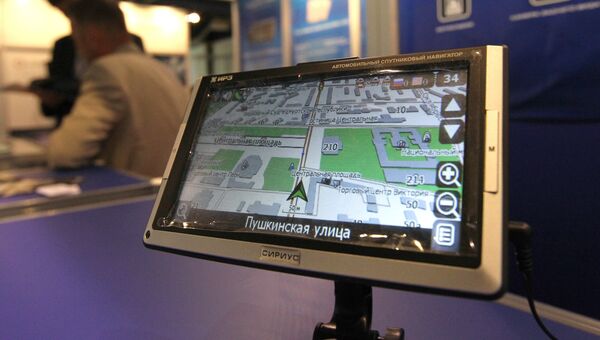 Автомобильный спутниковый ГЛОНАСС/GPS навигатор. Архивное фото Автомобильный спутниковый ГЛОНАСС/GPS навигатор. Архивное фото