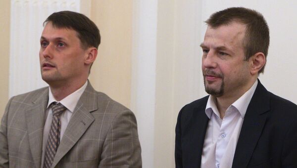 Экс-мэр Ярославля Евгений Урлашов и первый заместитель мэра Ярославля Дмитрий Донсков, обвиняемые в коррупции, во время оглашения приговора в ярославском районном суде. 3 августа 2016 Экс-мэр Ярославля Евгений Урлашов и первый заместитель мэра Ярославля Дмитрий Донсков, обвиняемые в коррупции, во время оглашения приговора в ярославском районном суде. 3 августа 2016