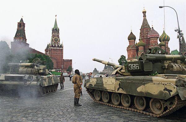 Танки на Красной площади в Москве во время путча 19 августа 1991 Танки на Красной площади в Москве во время путча 19 августа 1991