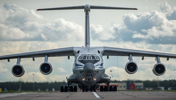 Самолет военно-транспортной авиации, доставивший в Москву пострадавших при обрушении казармы учебного центра ВДВ на окраине Омска Самолет военно-транспортной авиации, доставивший в Москву пострадавших при обрушении казармы учебного центра ВДВ на окраине Омска