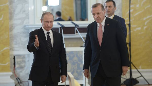 Президент России Владимир Путин и президент Турции Реджеп Тайип Эрдоган на пресс-конференции по итогам российско-турецких переговоров Президент России Владимир Путин и президент Турции Реджеп Тайип Эрдоган на пресс-конференции по итогам российско-турецких переговоров