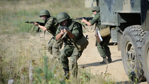 Тактико-специальные учения с подразделениями радиоэлектронной борьбы ЦВО на полигоне Свердловский. Архивное фото Тактико-специальные учения с подразделениями радиоэлектронной борьбы ЦВО на полигоне Свердловский. Архивное фото