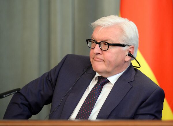 Министр иностранных дел Германии Франк-Вальтер Штайнмайер во время визита в Москву. Март 2016 года Министр иностранных дел Германии Франк-Вальтер Штайнмайер во время визита в Москву. Март 2016 года