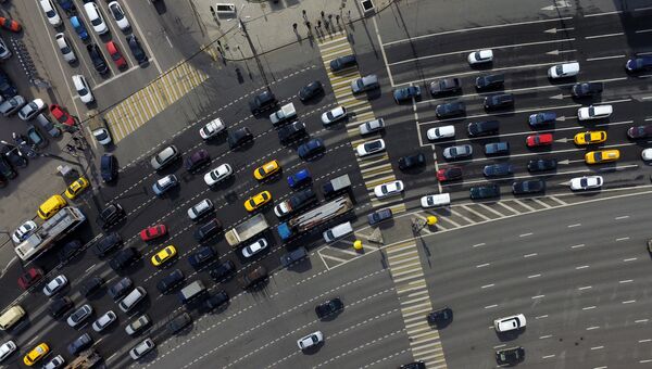 Автомобильное движение в Москве. Архивное фото Автомобильное движение в Москве. Архивное фото
