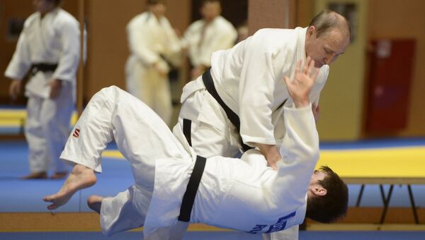 Президент России Владимир Путин на тренировке с членами сборной команды России по дзюдо Президент России Владимир Путин на тренировке с членами сборной команды России по дзюдо
